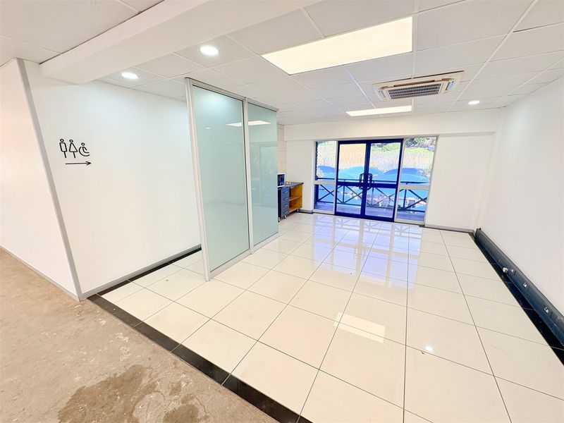 Office space to let - Photo 9