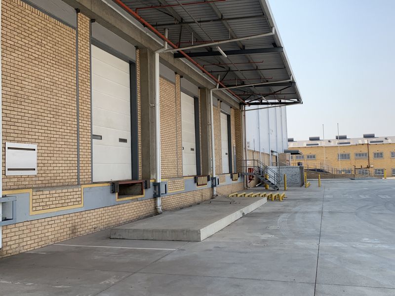 Warehouse to let in Elandsfontein - Photo 9