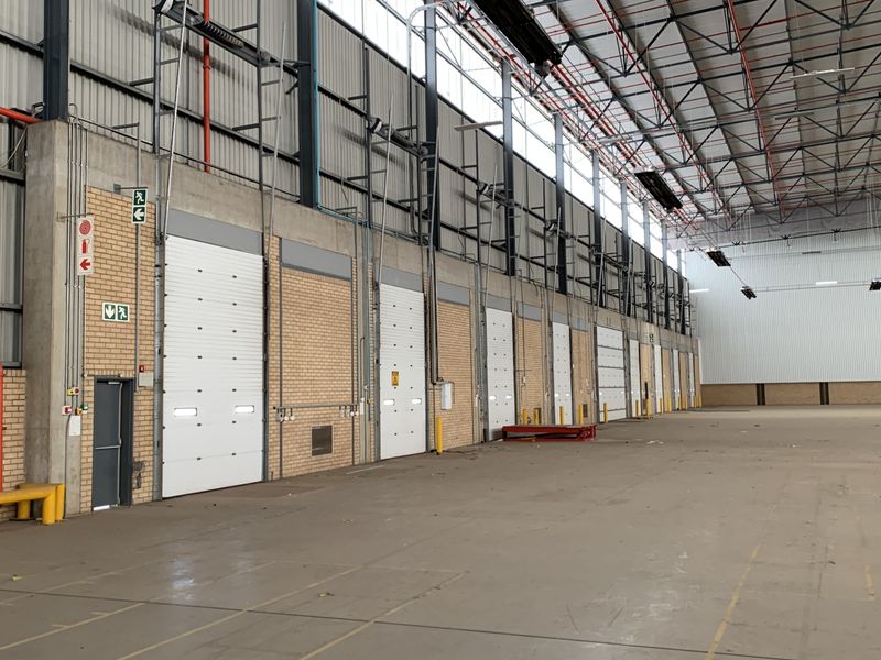 Warehouse to let in Elandsfontein - Photo 3