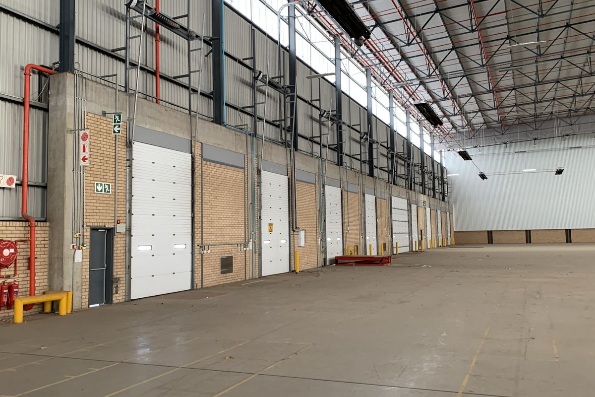 Warehouse to let in Elandsfontein - Photo 3