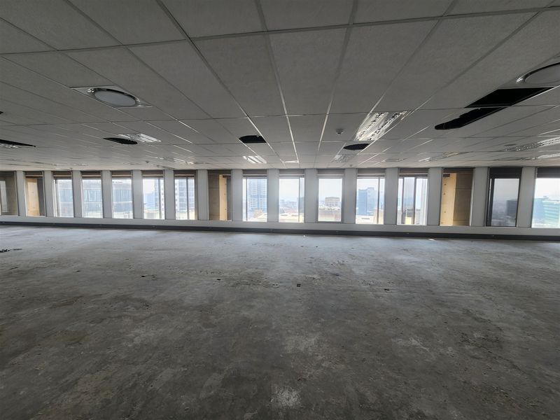 589.11sqm Offices to let in Sandton - Photo 2