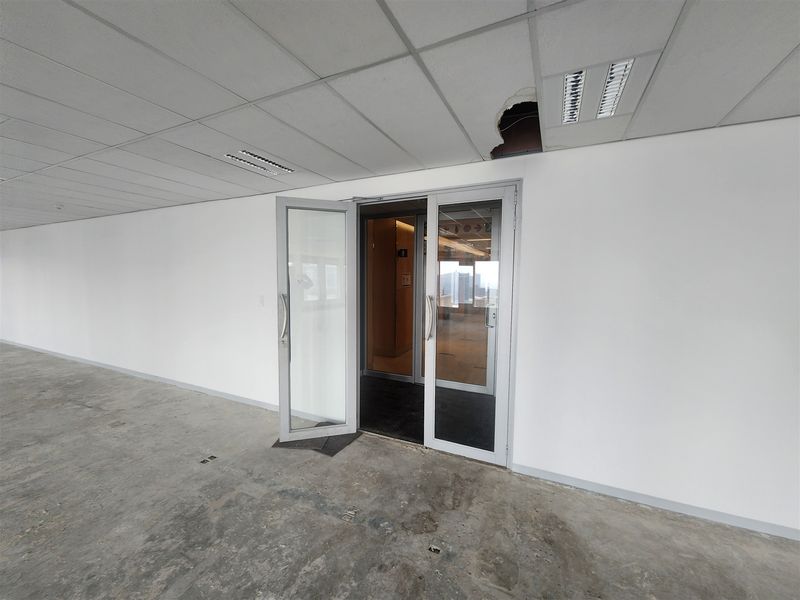 589.11sqm Offices to let in Sandton - Photo 5