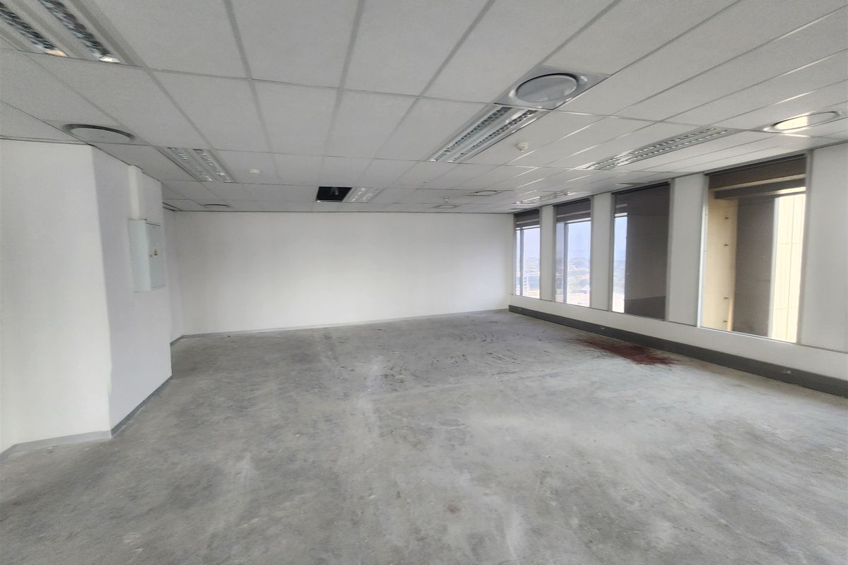 589.11sqm Offices to let in Sandton - Photo 4