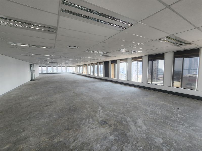 589.11sqm Offices to let in Sandton - Photo 8
