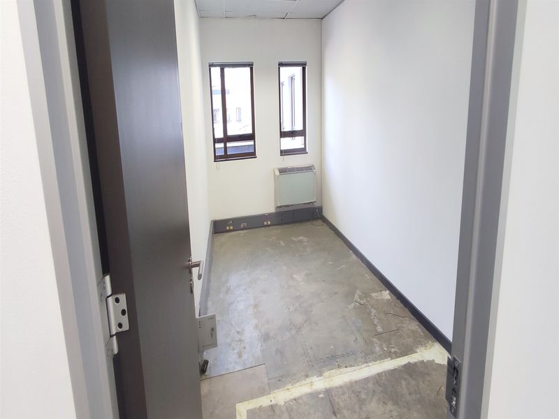 432.42m2 Office to let in Hyde Park Lane - Photo 8