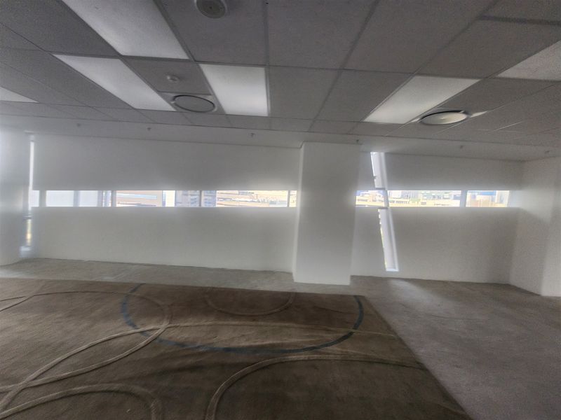 423.72sqm Offices to let in Sandton - Photo 5