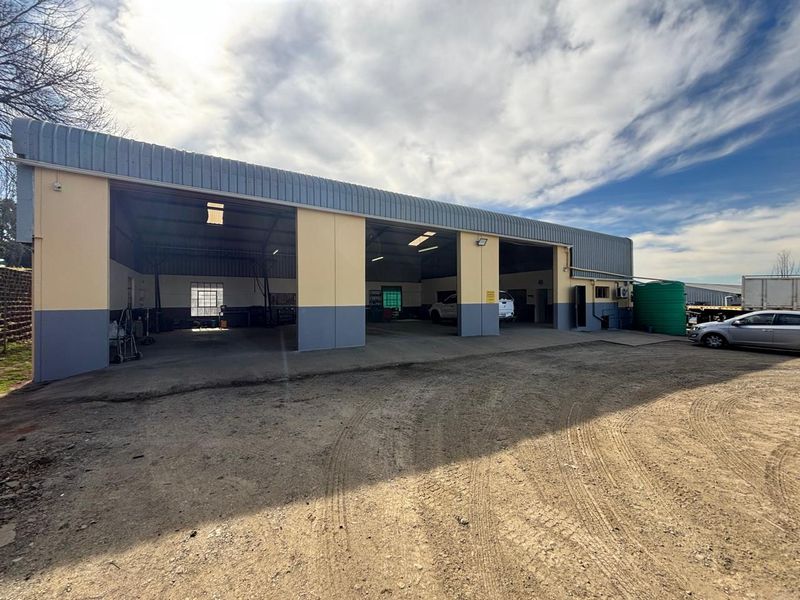 2760sqm site with 300sqm workshop in Merrivale, Howick for sale at R4 350 000-00 plus Vat. - Photo 6