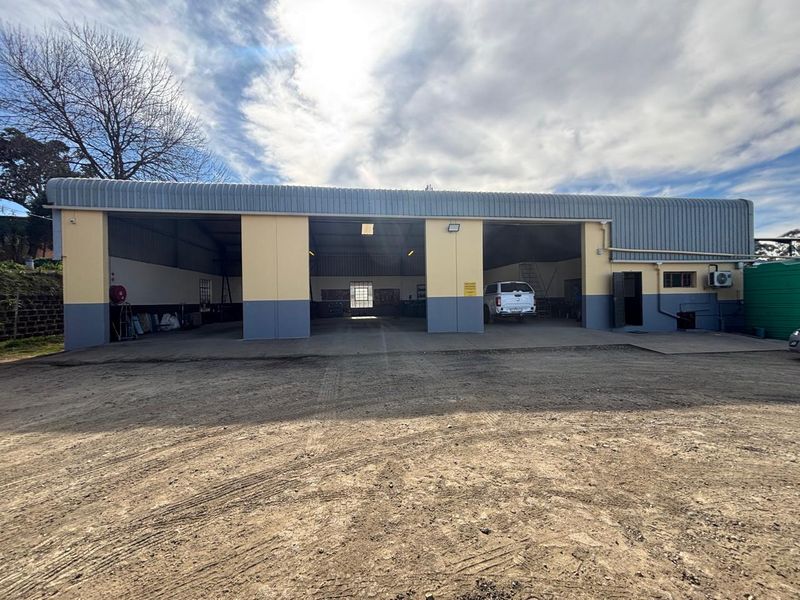 2760sqm site with 300sqm workshop in Merrivale, Howick for sale at R4 350 000-00 plus Vat. - Photo 5