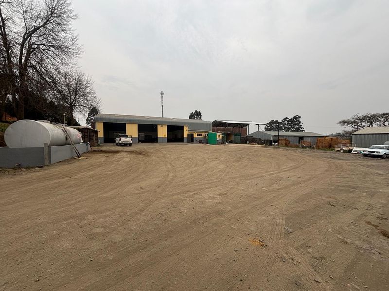 2760sqm site with 300sqm workshop in Merrivale, Howick for sale at R4 350 000-00 plus Vat. - Photo 3
