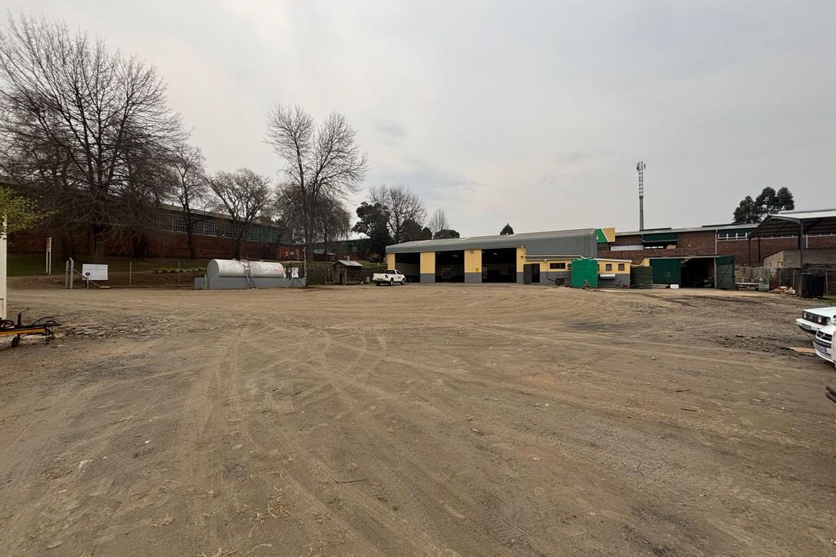2760sqm site with 300sqm workshop in Merrivale, Howick for sale at R4 350 000-00 plus Vat. - Photo 4