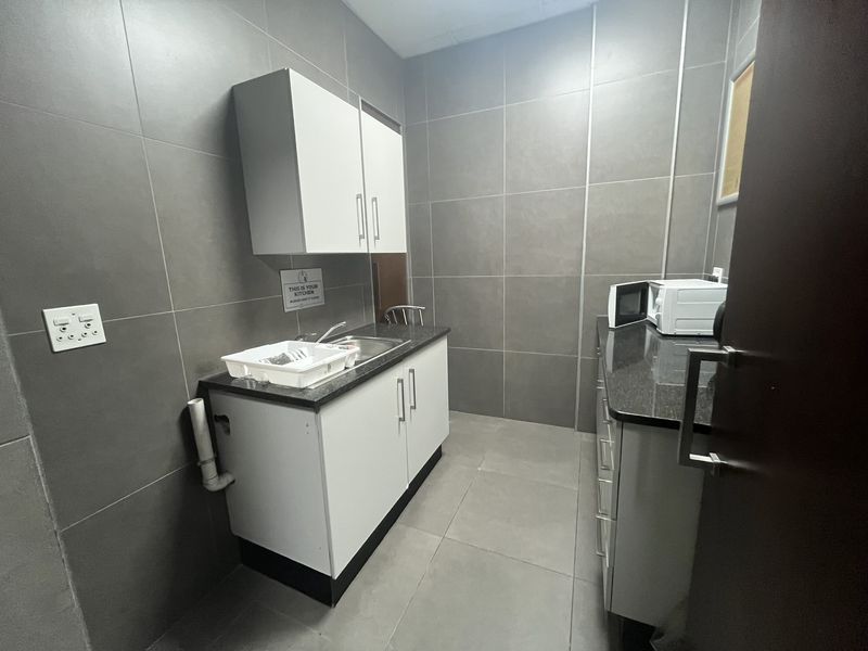 Prime 2nd Floor Office Space – | IBG Office Park, Midrand - Photo 3