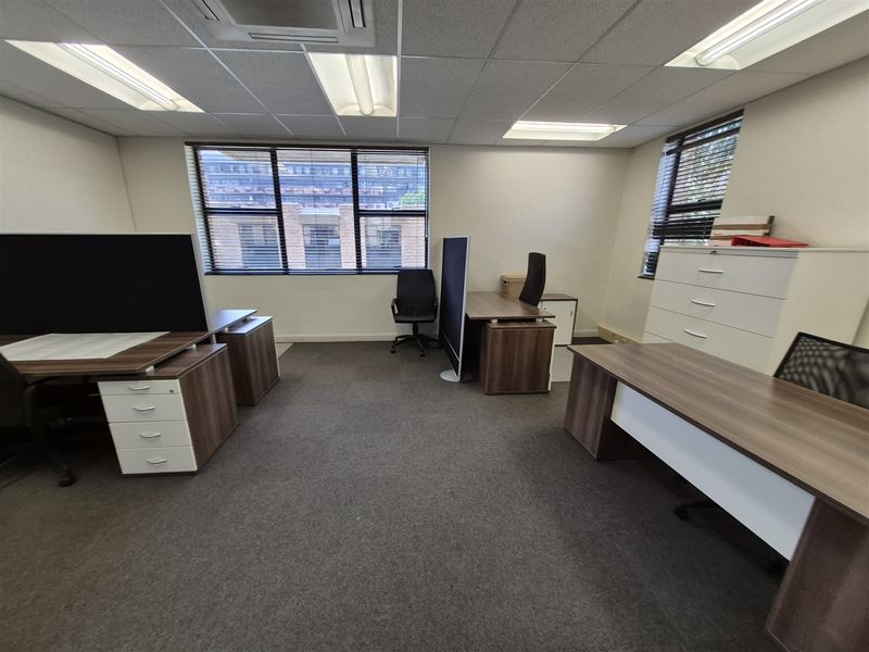 283sqm Offices to let in Rosebank - Photo 6