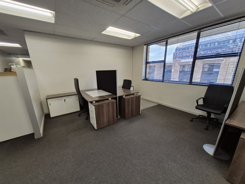283sqm Offices to let in Rosebank - Photo 5