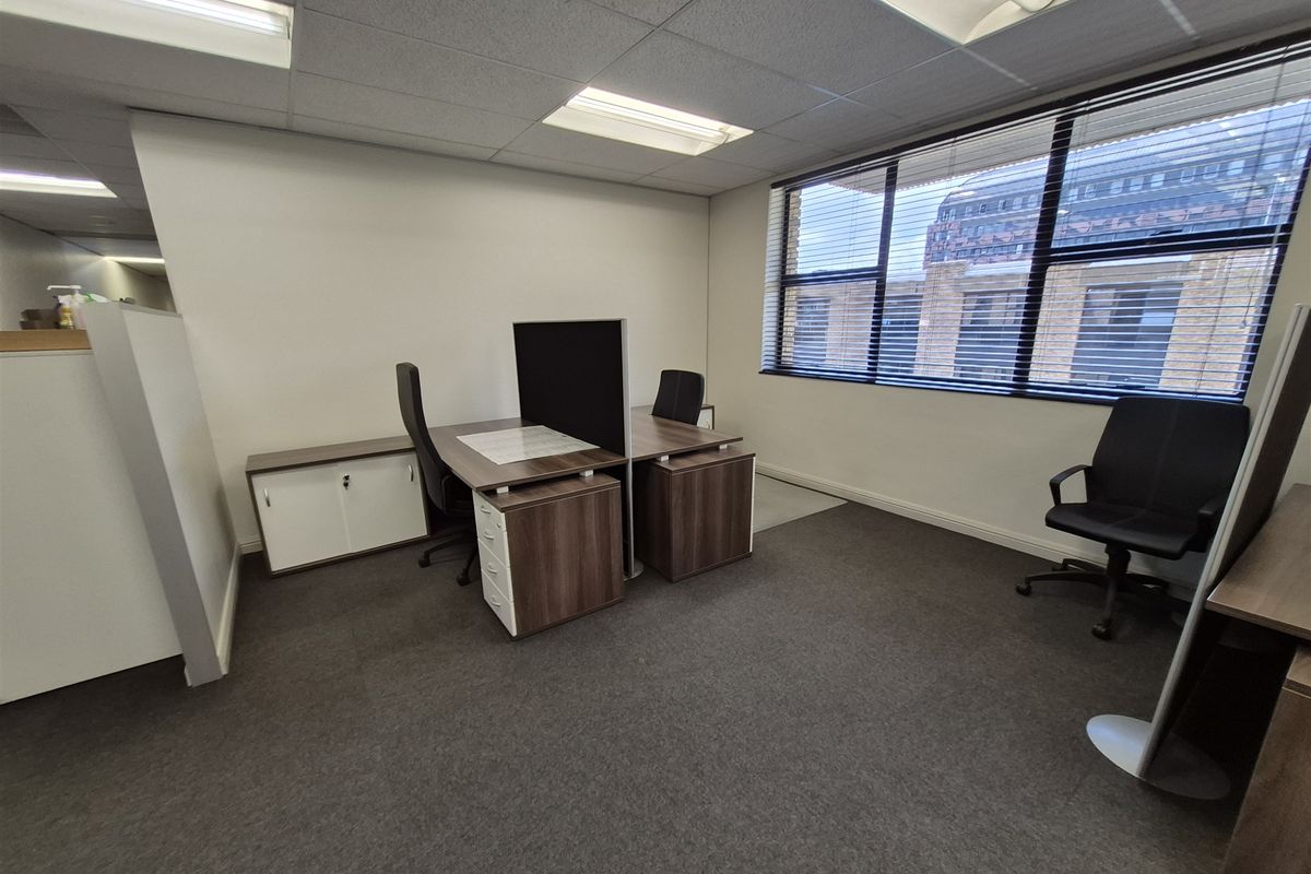 283sqm Offices to let in Rosebank - Photo 5