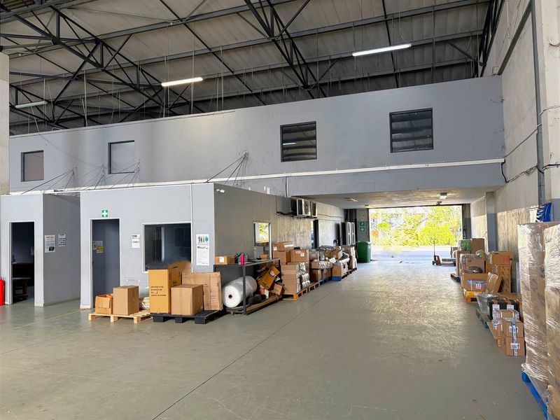 1008sqm Warehouse for lease in Riverhorse Valley - Photo 8