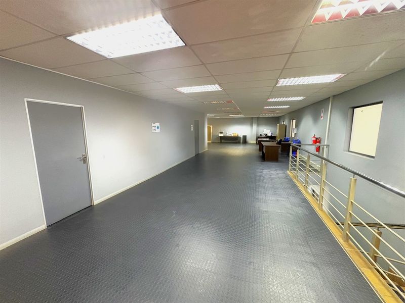 1008sqm Warehouse for lease in Riverhorse Valley - Photo 9