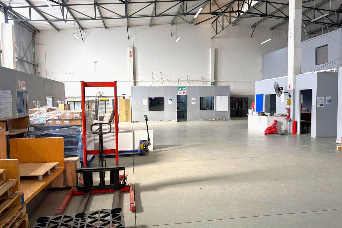 1008sqm Warehouse for lease in Riverhorse Valley - Photo 5