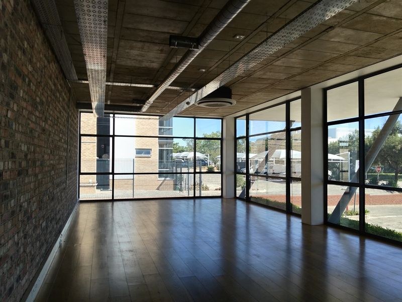 1122m2  Warehouse  - TO LEASE or FOR SALE - Photo 5