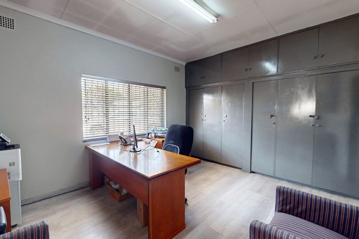 Rare 3541 sqm Investment. Endless Versatile possibilities. - Photo 4