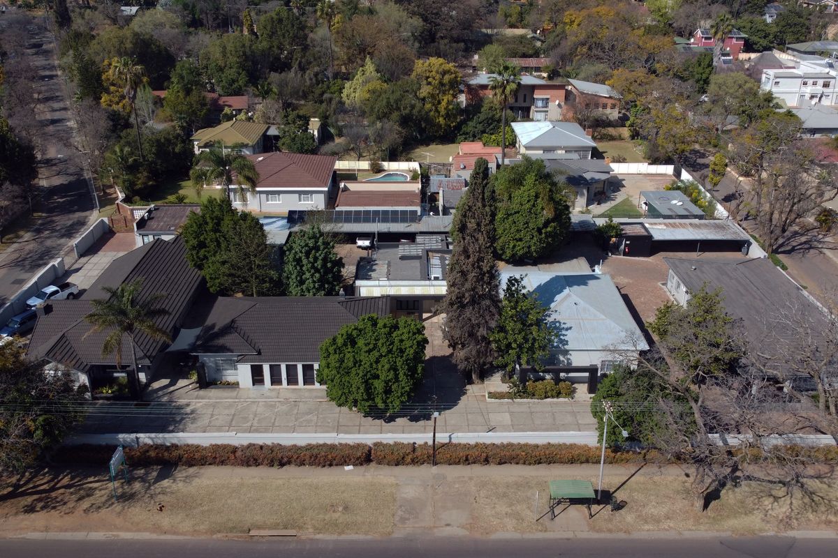 Rare 3541 sqm Investment. Endless Versatile possibilities. - Photo 2
