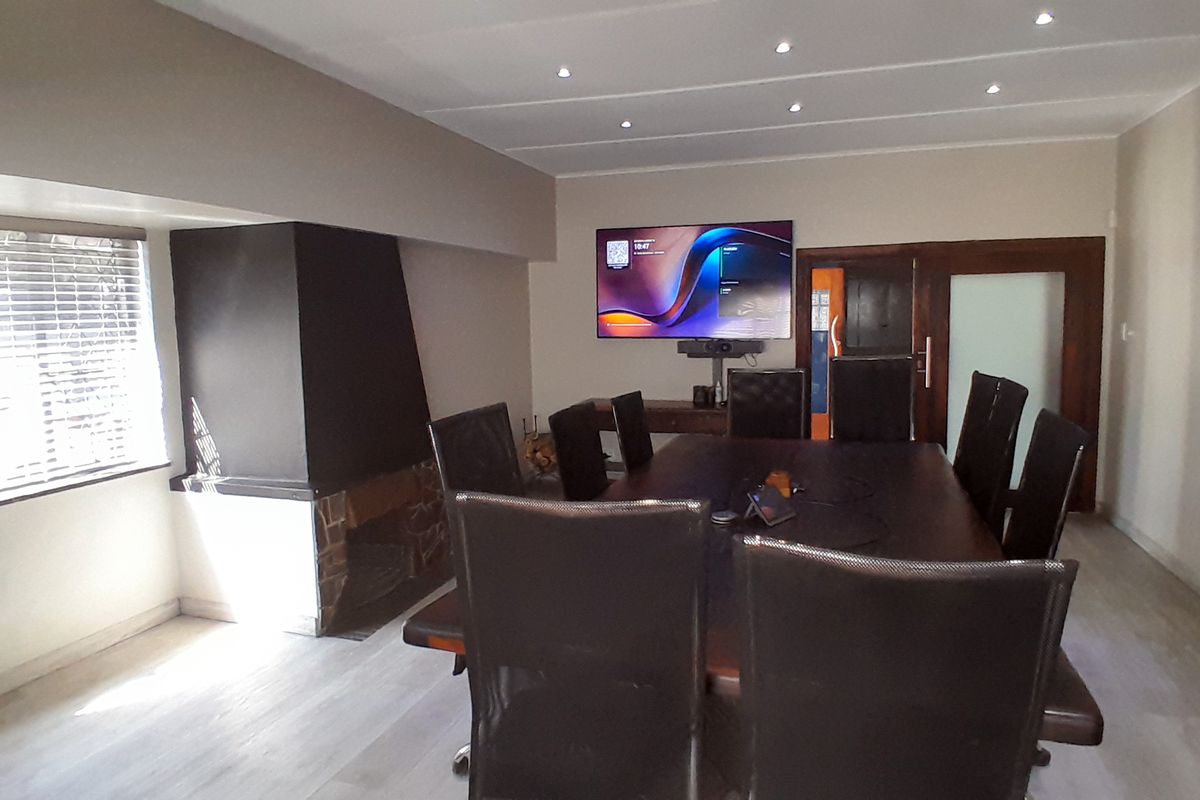 Rare 3541 sqm Investment. Endless Versatile possibilities. - Photo 4
