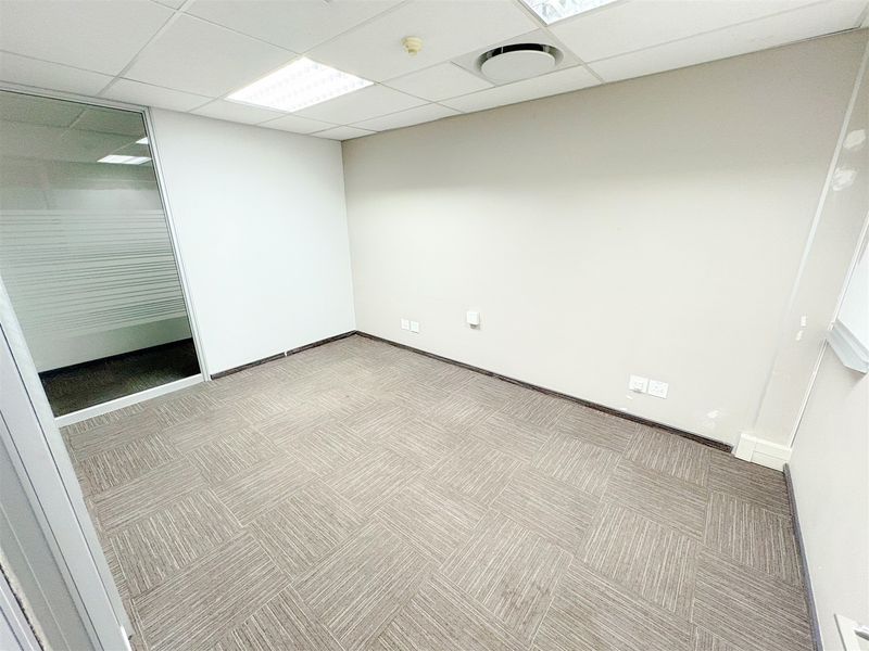 Office space to let - Photo 10