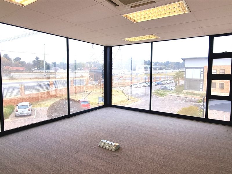 Office space to let in Kildrummy Office Park - Photo 3