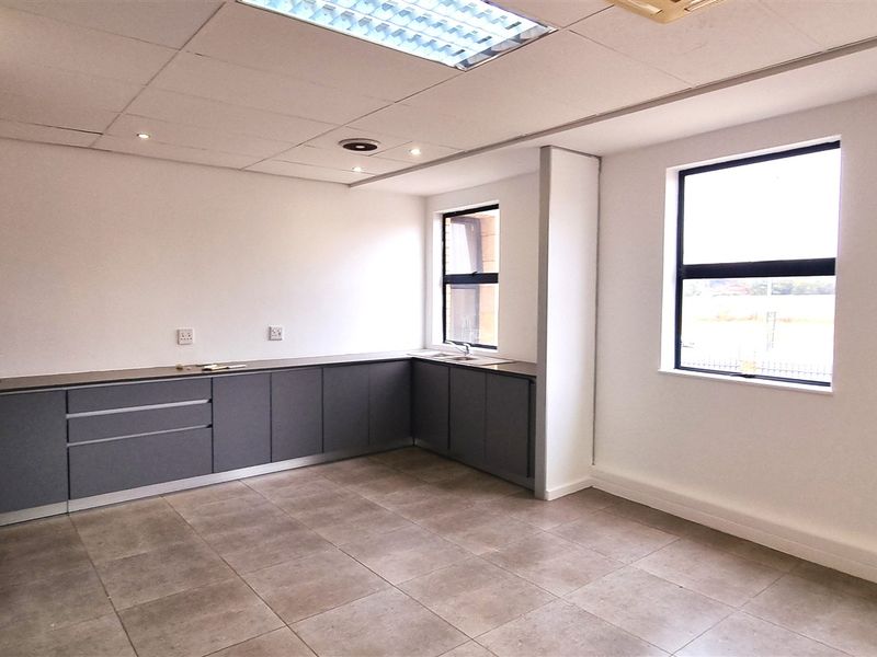 Office space to let in Kildrummy Office Park - Photo 4