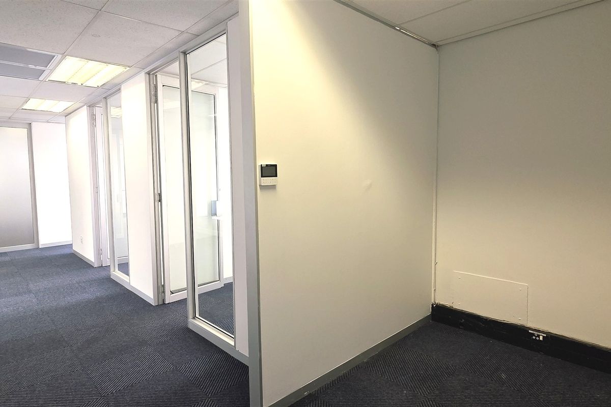 Office space to let in 66 Peter Place - Photo 4