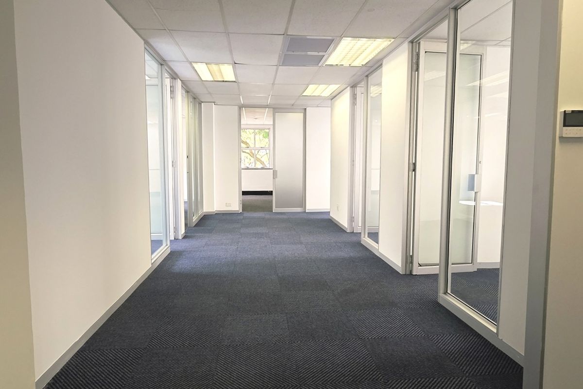 Office space to let in 66 Peter Place - Photo 3