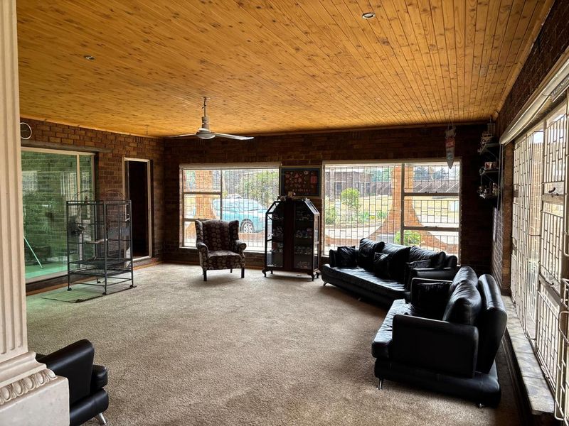 Plot for sale with business rights and warehouse structure - Photo 9