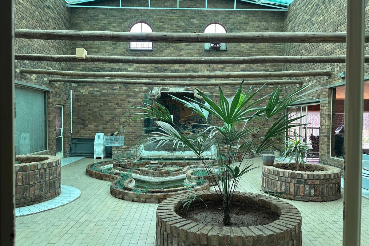 Plot for sale with business rights and warehouse structure - Photo 5