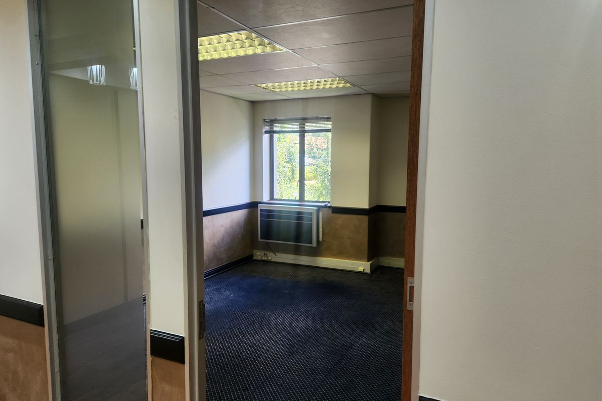 404m2 - Offices to let in Sandown, Sandtown - Photo 4