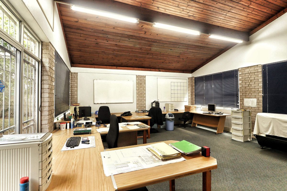 Fantastic Investment Opportunity with Business 1 Zoning! - Photo 3