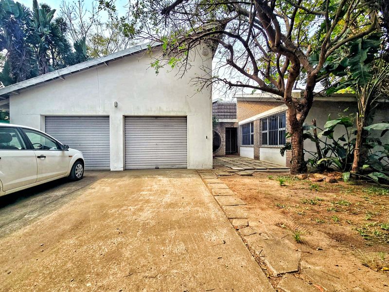 Fantastic Investment Opportunity with Business 1 Zoning! - Photo 2