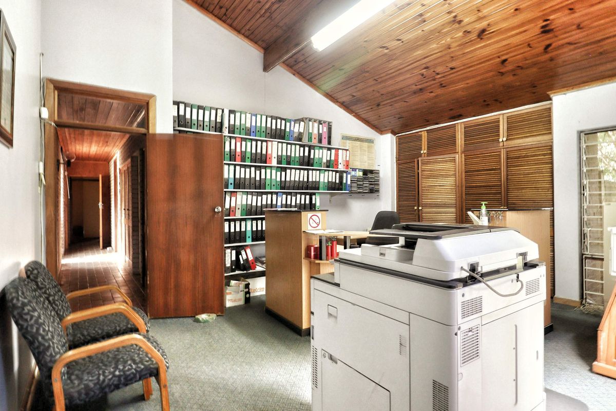 Fantastic Investment Opportunity with Business 1 Zoning! - Photo 4