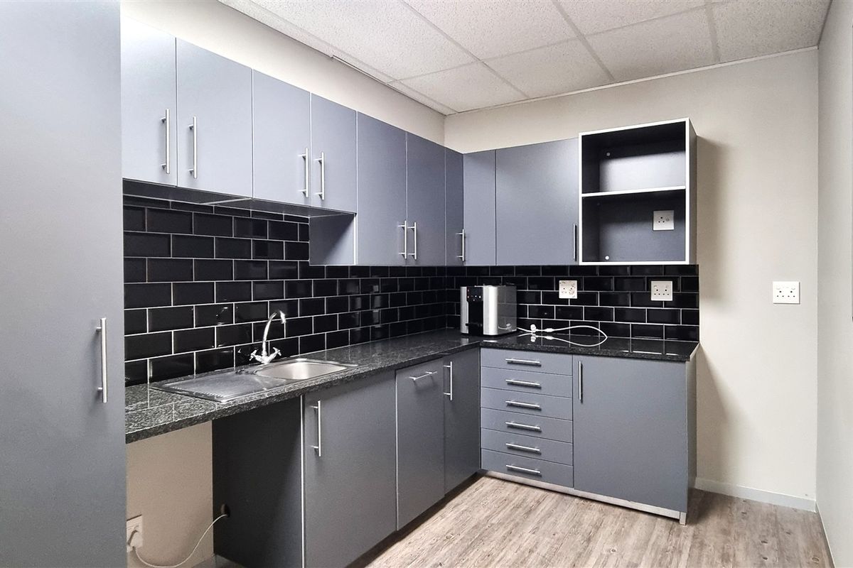 Stunning Office Space for Sale in Peter Place - Photo 4