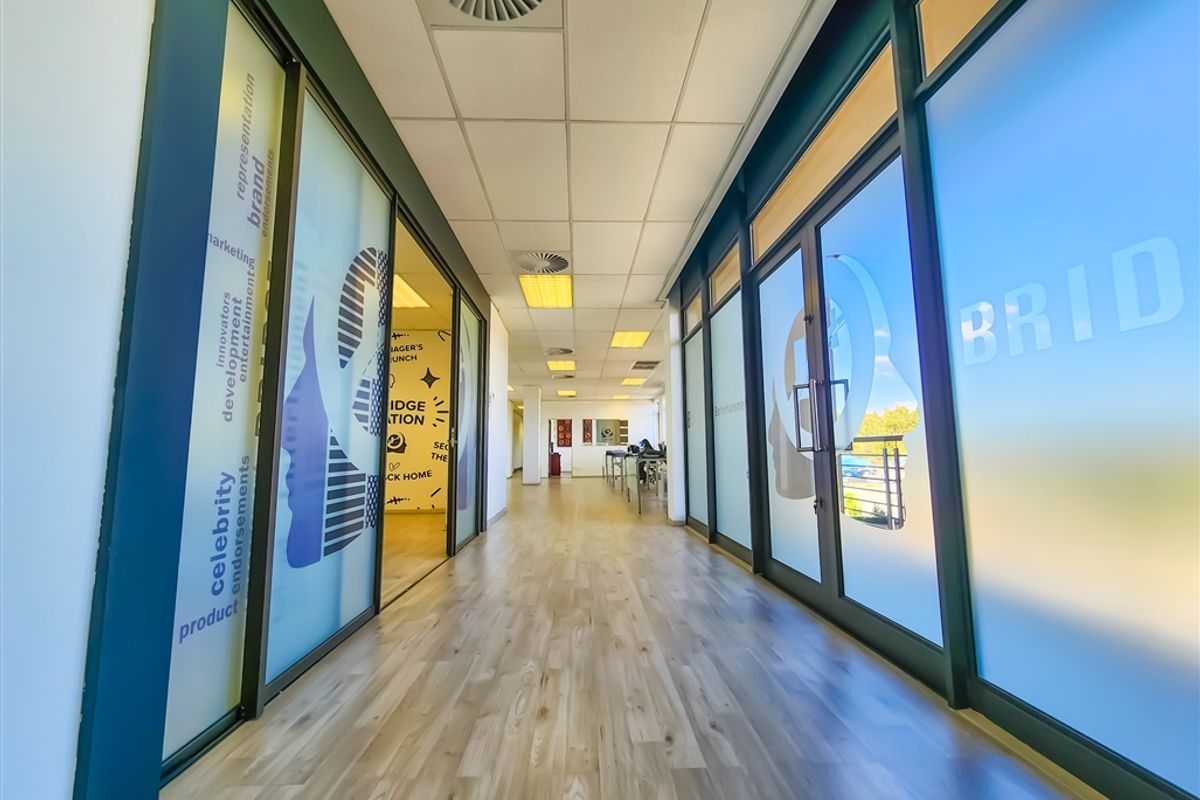 242m2 Spacious Office to Let in Longpoint Office Park - Photo 5