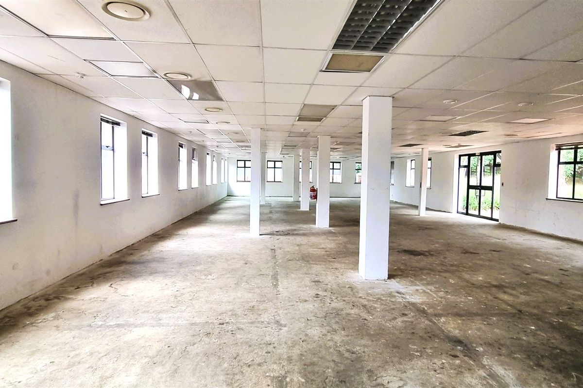 Freestanding building to let in Peter Place - Photo 4