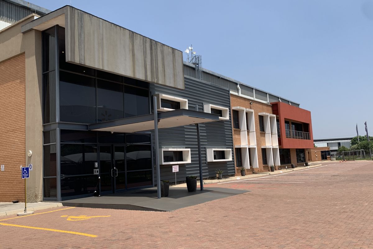 Warehouse to let In Gosforth Park - Photo 2