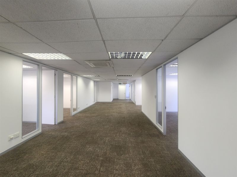 1064.42sqm Offices to let in Sandton - Photo 10