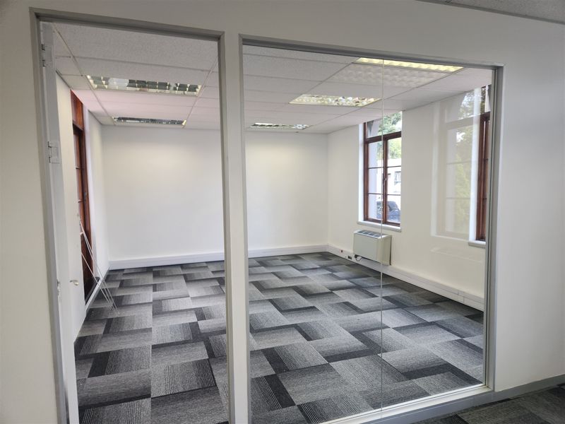 1064.42sqm Offices to let in Sandton - Photo 6