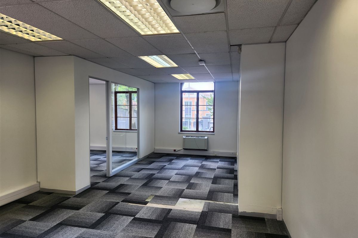 1064.42sqm Offices to let in Sandton - Photo 5