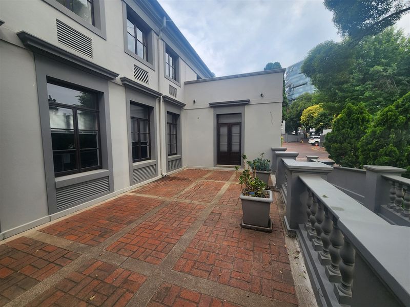 1064.42sqm Offices to let in Sandton - Photo 2