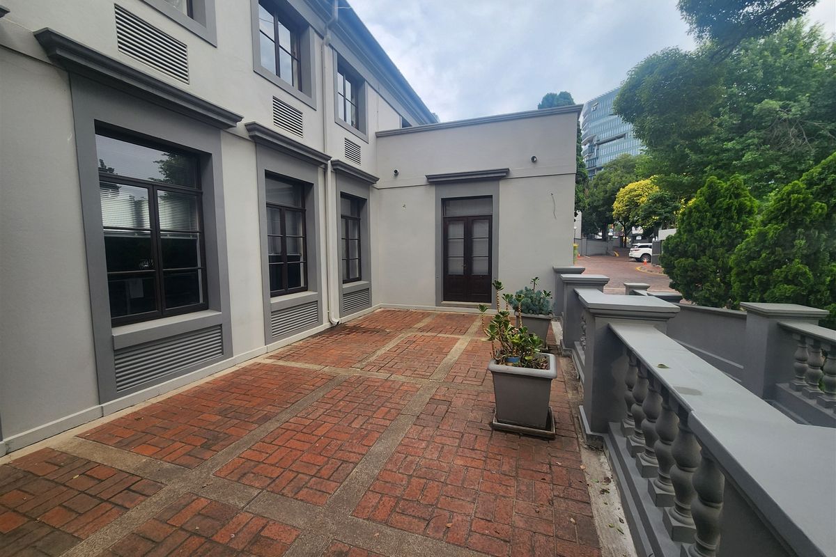 1064.42sqm Offices to let in Sandton - Photo 2