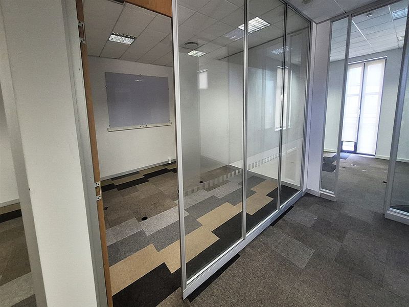 3649.1sqm Offices to let in Illovo, Sandton - Photo 10