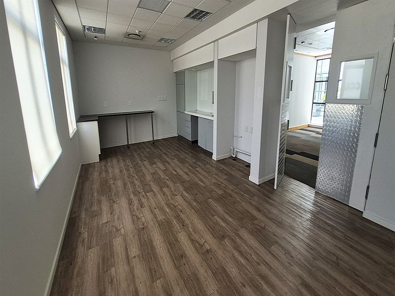 3649.1sqm Offices to let in Illovo, Sandton - Photo 6