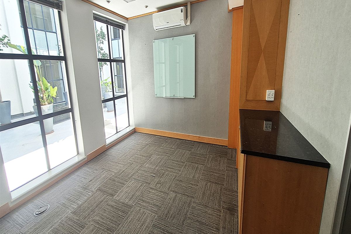 3649.1sqm Offices to let in Illovo, Sandton - Photo 5