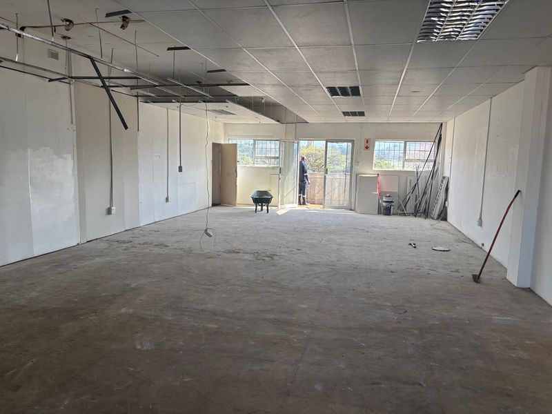 113sqm of Retail or Office Space for rent at R7500-00 per month plus Vat. - Photo 4