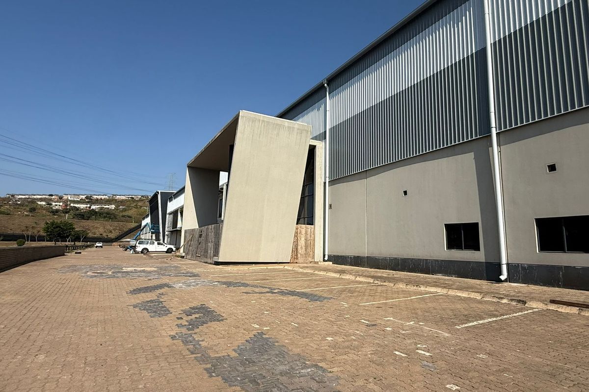 AAA Grade Warehouse TO LET or FOR SALE in Cornubia Logistics Hub - Photo 2